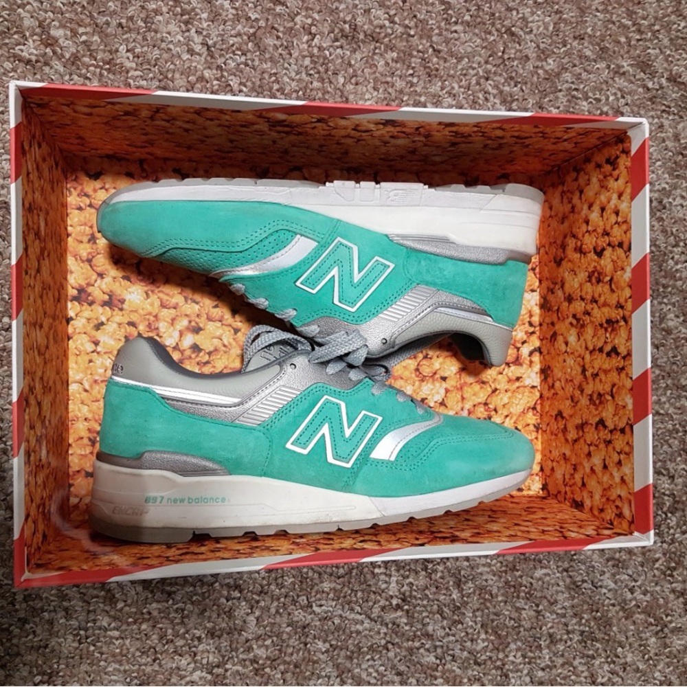 New Balance 997 Concepts collaboration - mens US 9.5
Statue of Liberty